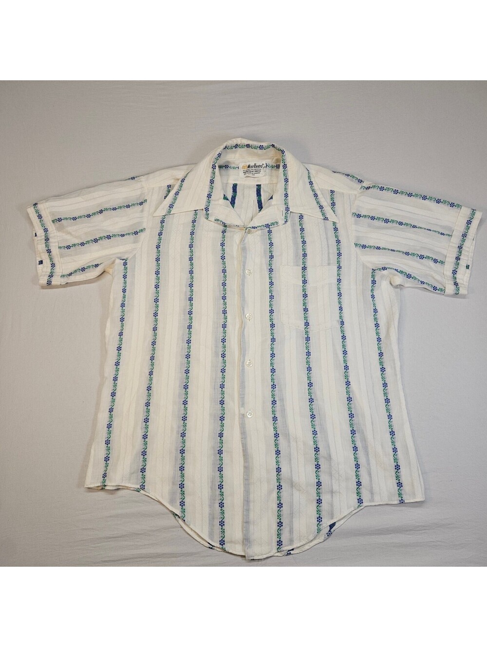 1960s vintage Marlboro men's shirt size large (would fit today's men's medium)